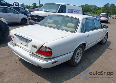 1999 Jaguar Xj8 Vanden Plas from USA, damaged, VIN SAJKD6045XC875524